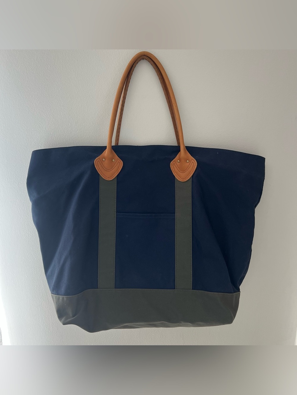 LL Bean Boat And Tote Canvas Bag Canvas Navy Blue Gray Leather Handles 24x18 - Picture 3 of 12